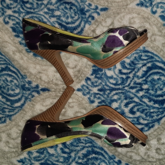 Madden Girl Platform Heel 6 - Picture 5 of 9